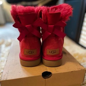 Mini Bailey Bow Uggs (Red)